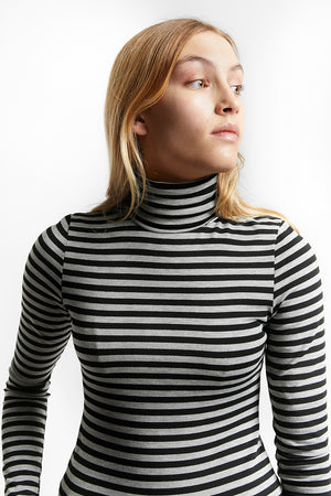 RICO TURTLE NECK BLACK
