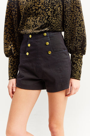 SHORT KENNETH MINUIT