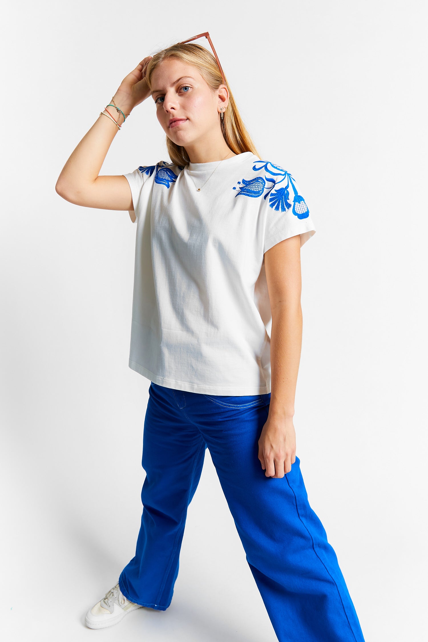 SELEZZA LONDON Inaya T-Shir フラワー Tシャツ SELEZZA LONDON Inaya T-Shir フラワー Tシャツ